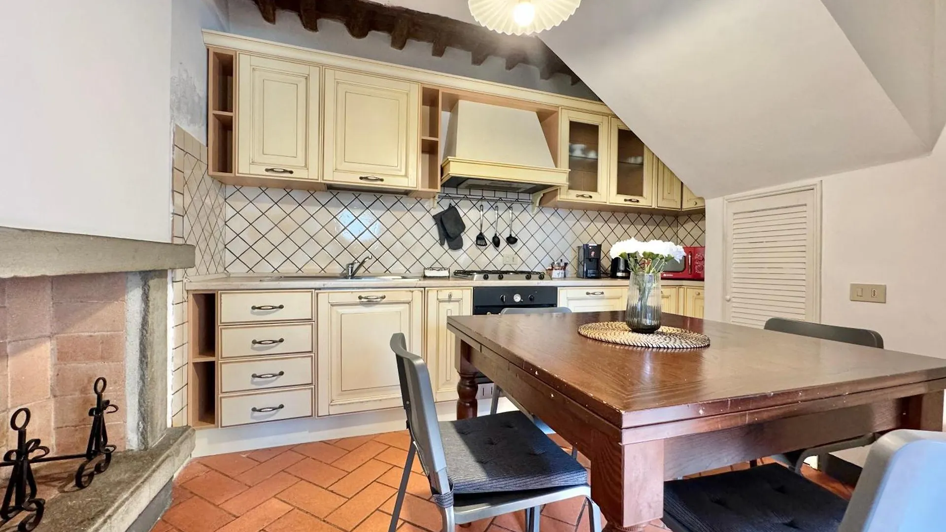 Fronte Mura Lucca - Parcheggio - Wifi Il Cortigiano Villa Italia