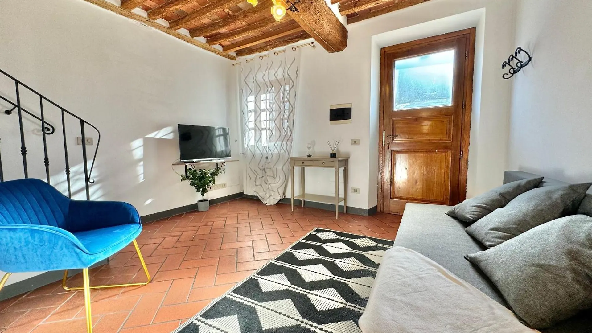 Fronte Mura Lucca - Parcheggio - Wifi Il Cortigiano Villa